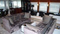ONE O ONE - The Main Saloon